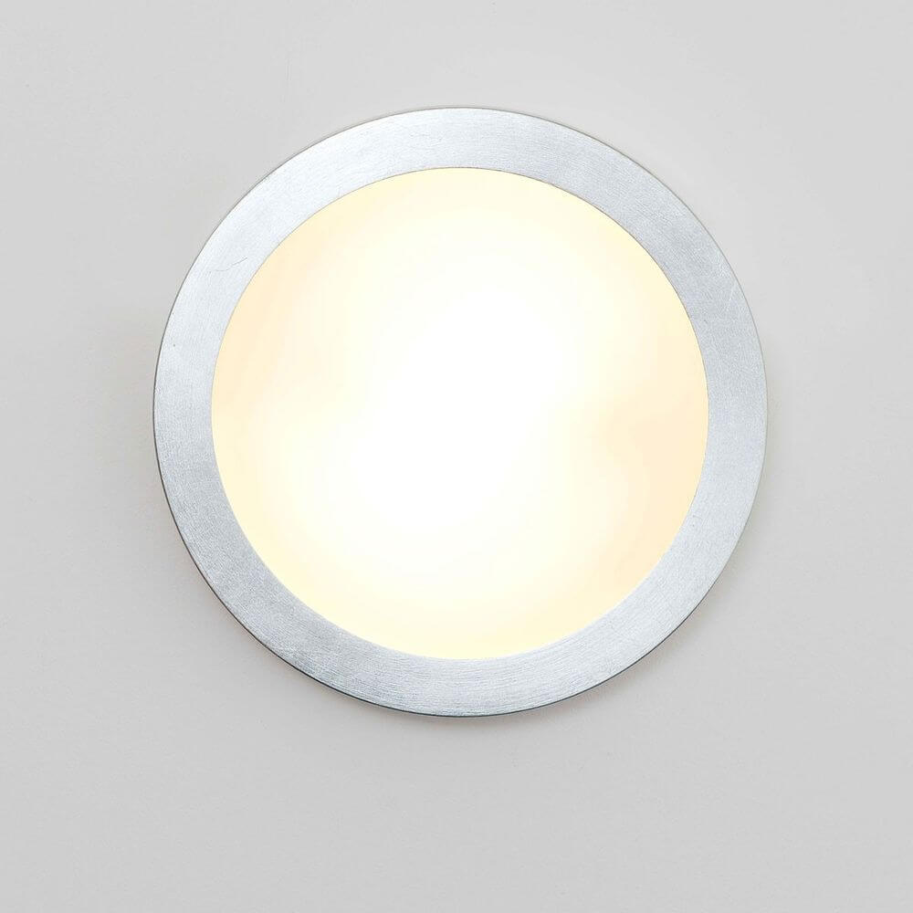 Taklampe med 2 lyskilder Spettacolo Keramik Silber i rund form med sølvfarget kant.