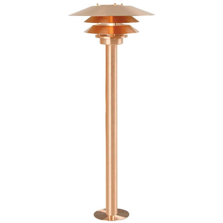 VenØ utendørs gulvlampe i kobber med elegant design og 3 lampeskjermer for behagelig lys.
