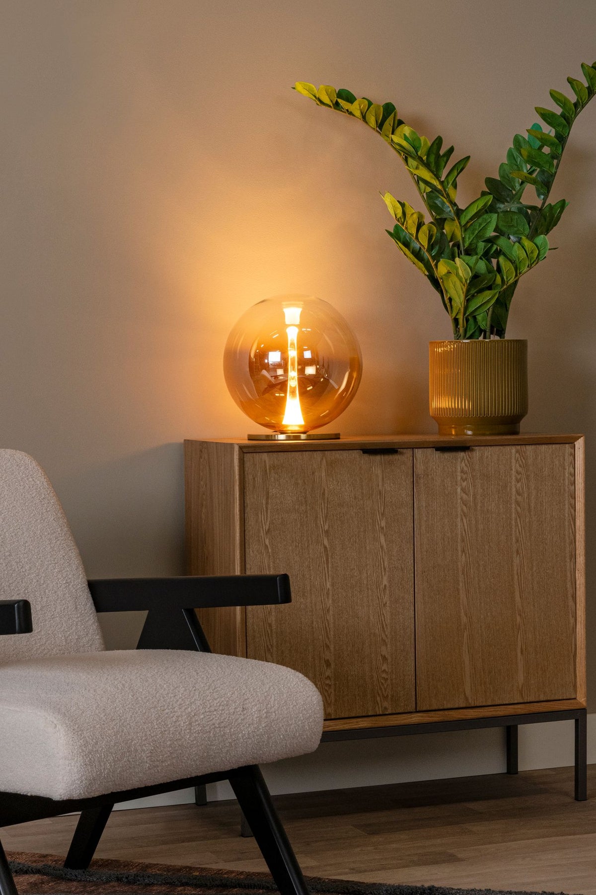LED-Tischleuchte Gisela dimmbar mit Glaskugel Ø 30cm (3)