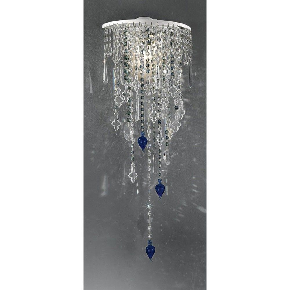 White Dream Wandleuchte brillant Weiß 74cm mit glitzernden Kristallen und eleganten hängenden Elementen.