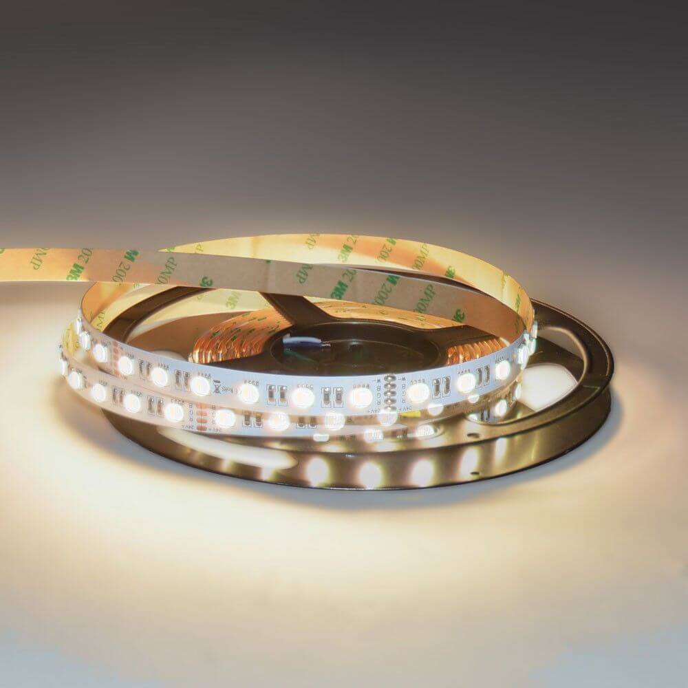 LED-Strip SMD 5050 20 W/m RGBW warmweiß 24V 5m IP63 mit 3M Klebeband für einfache Montage.