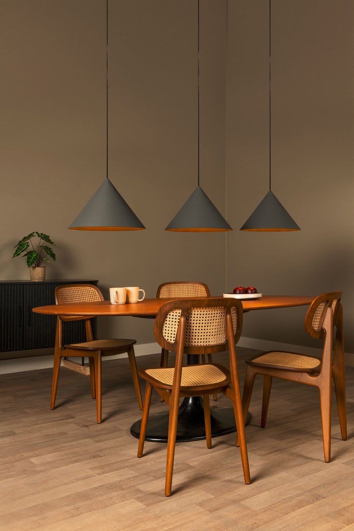 Pendelleuchte Spitze 3-flammig 164x40cm Grau (1)