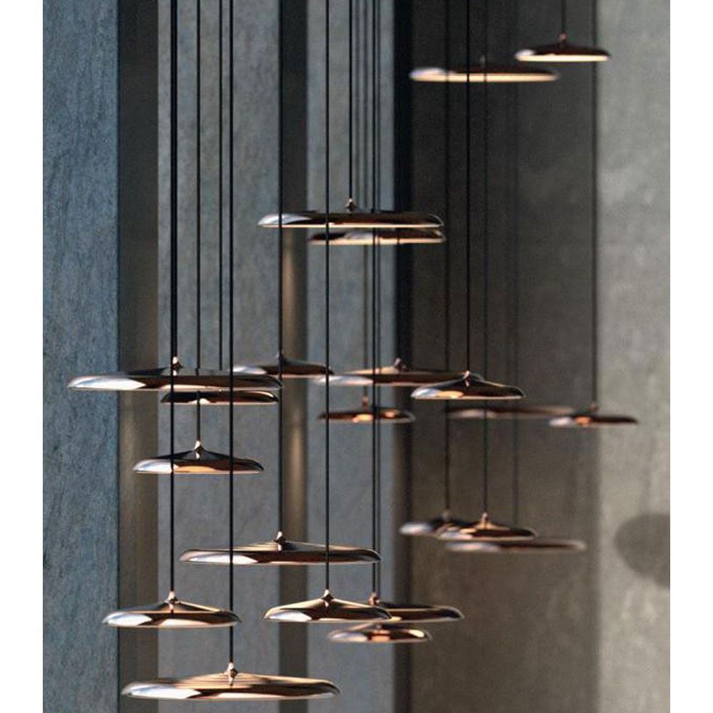 Artist 40 LED Pendelleuchte Grau in modernem Design, schwebend wie Ufos im Raum, ideal für verschiedenen Wohnbereiche.