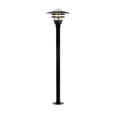 LØnstrup 32 buitenstaande lamp zwart in elegant design voor buitengebruik.