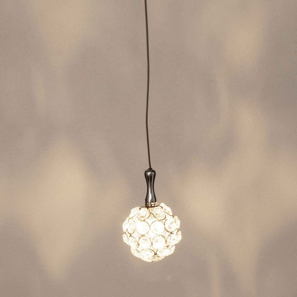 Lámpara colgante bola de metal cromado - cristal plateado - claro en un diseño elegante, luz brillante.