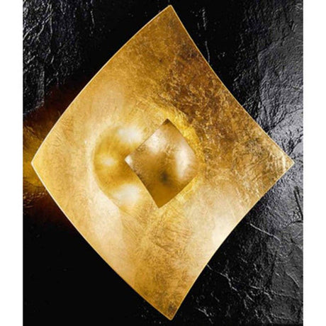 Quadrangolo Guld væg- og loftlampe glas 32,5 cm på sort baggrund.