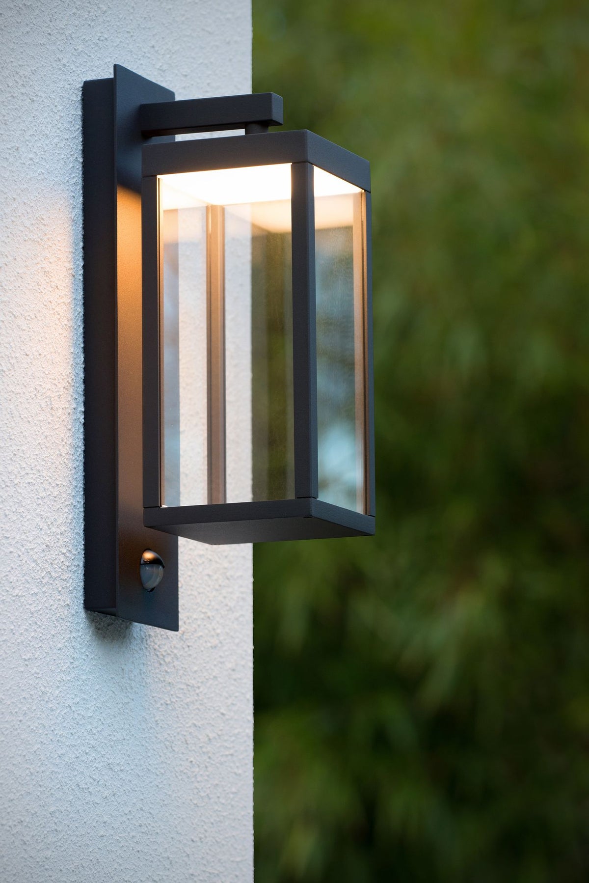 LED-Clairette outdoor wall light with motion sensor IP54 (1)