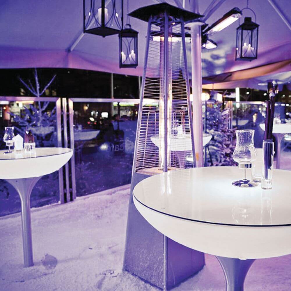 Moree Lounge Table Outdoor Tisch 45cm in modernem Außenbereich mit stilvollem Design und Atmosphäre.