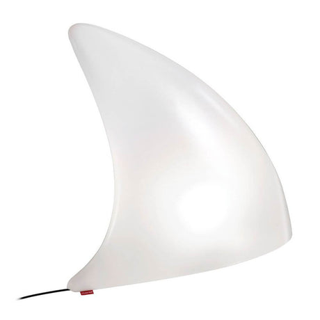 Lampka dekoracyjna zewnętrzna Moree Shark z eleganckim designem płetwy rekina, odpowiednia do użytku na zewnątrz.