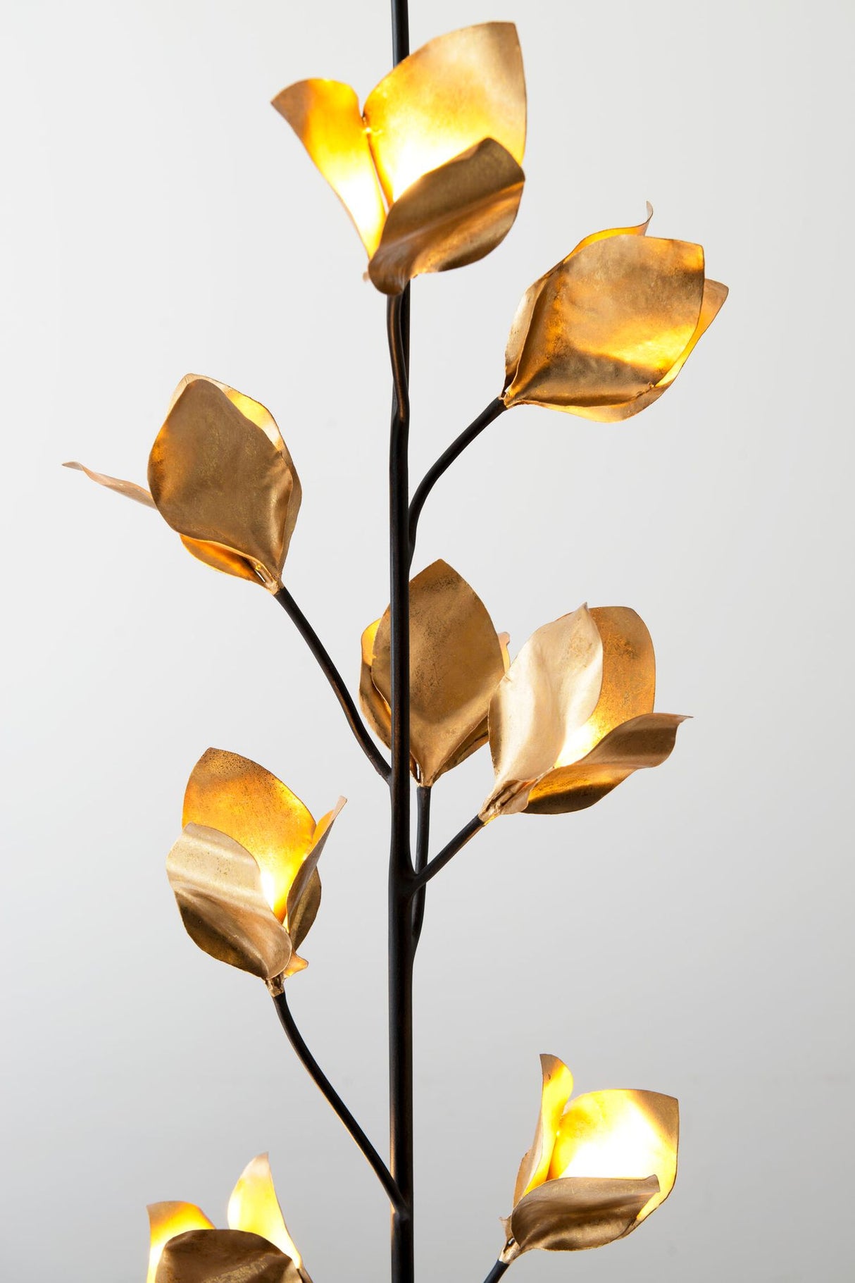 Stehlampe Poesia 9-flammig Rund 180 cm Gold