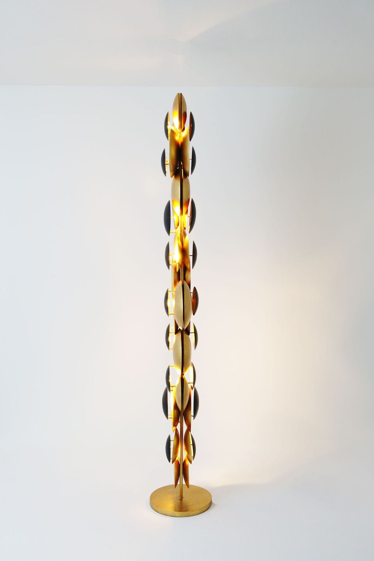 LED-Stehlampe Bolladaria 9-flammig dimmbar Rund 167 cm