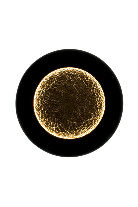 LED-Wandleuchte Luna Apertura Xl mit gehämmertem Goldfinish, dimmbar, runde Form mit schwarzem Rahmen, Frontansicht