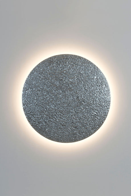 Runde LED-Wandlampe Meteor Gigante XL in Grau mit strukturierter Oberfläche, dimmbar, Durchmesser 100cm, warmes Licht von hinten