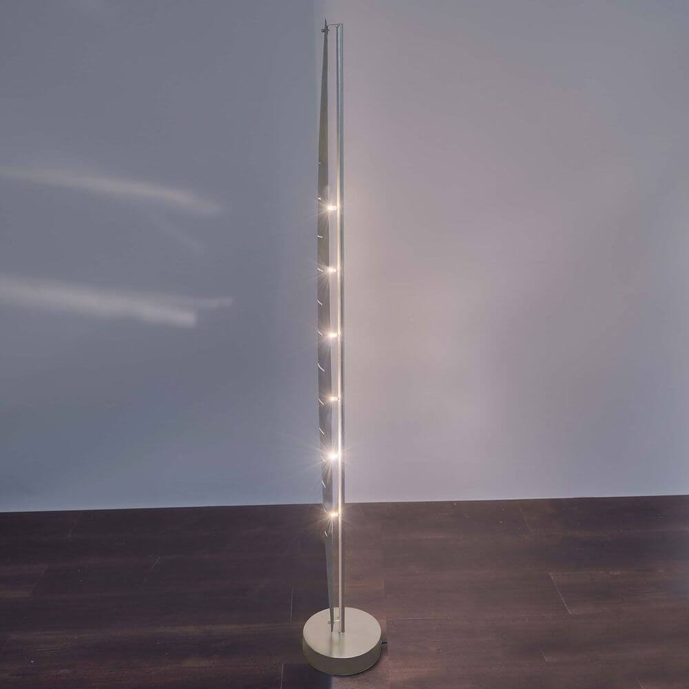 Stehleuchte 6-flammig Daniele Eisen Silber-Schwarz-Braun im modernen Design mit heller Beleuchtung.
