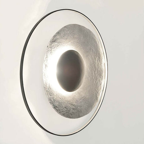 Applique 3-flamme Satellite en fer argent-noir au design moderne et à l'éclat élégant.