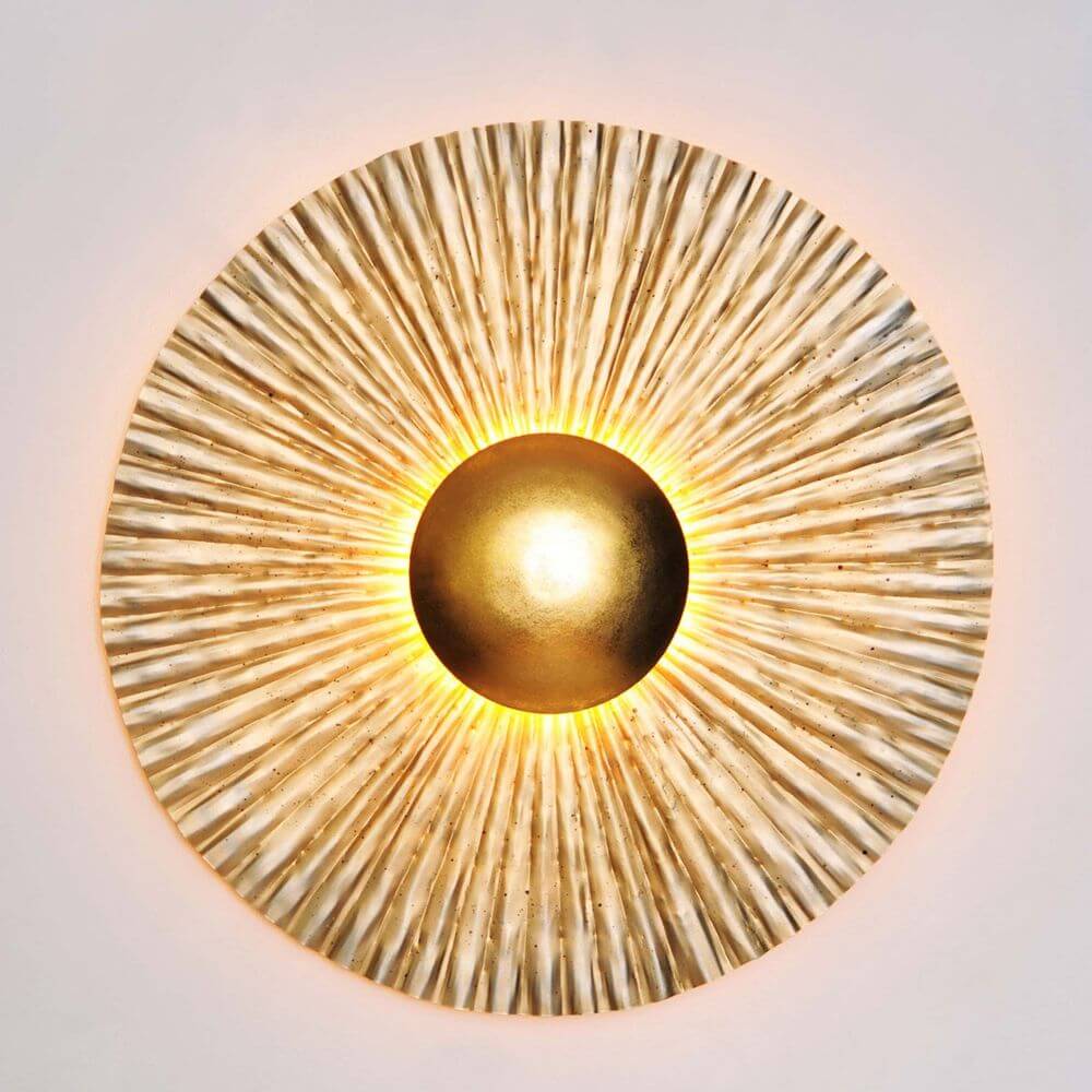 Wandleuchte Bronzo Eisen Silber-Gold mit goldenem Zentrum und strahlendem, gerilltem Design.