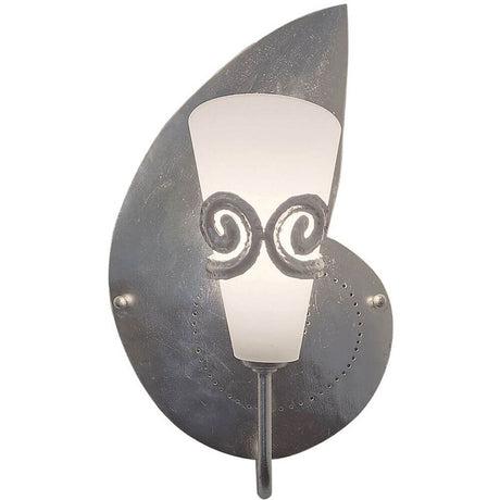 Aplique Doppione Esquerda Ferro-vidro Prateado com design elegante e ornamentos em espiral.
