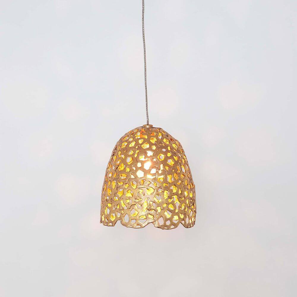 Taklampe for skinnesystem Lily Piccolo jern gull, dekorativ hengelampe med elegant og detaljert design.
