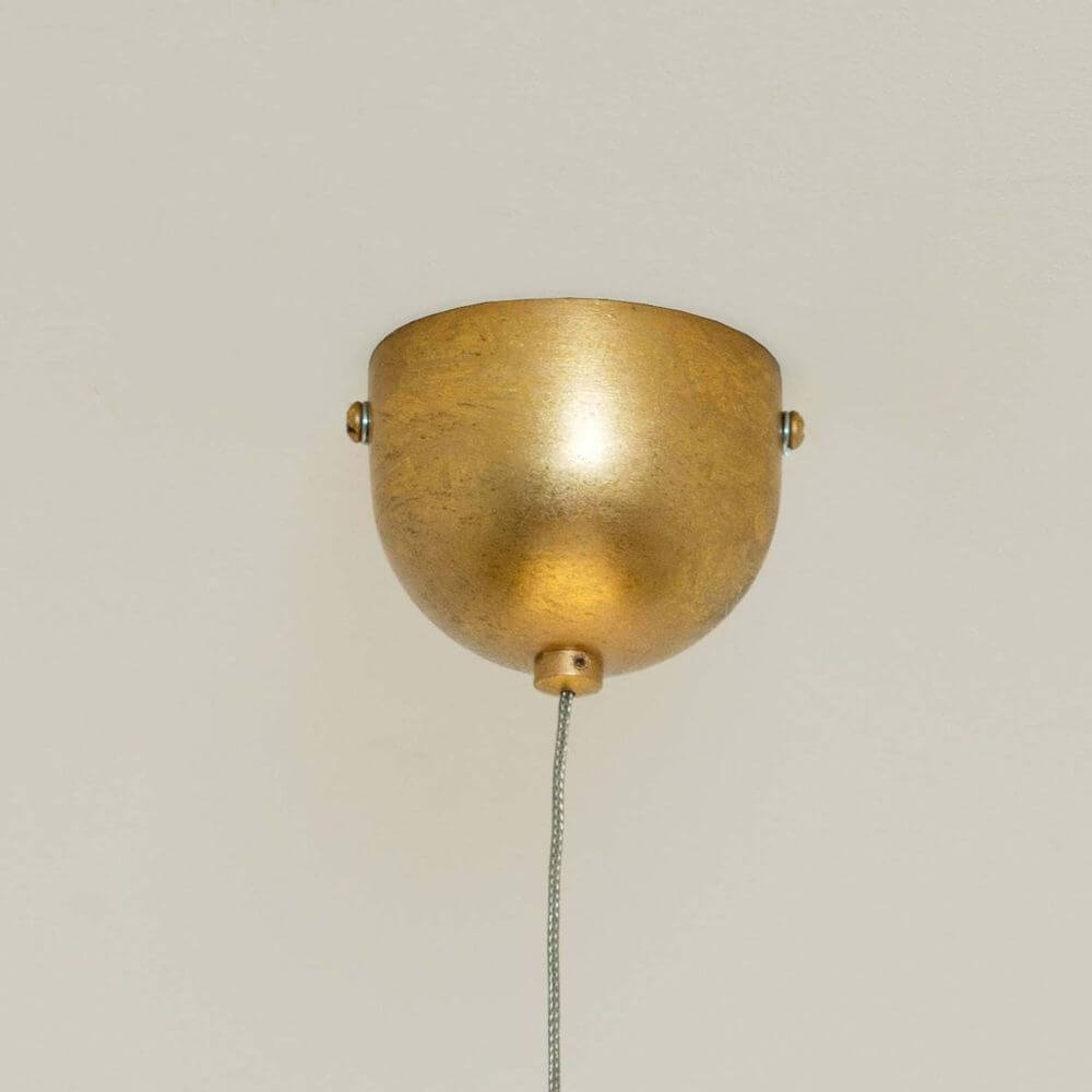 Pendelleuchte Lily Piccolo Eisen Gold: goldene Lampenfassung mit Kabel für modernen Wohnstil.