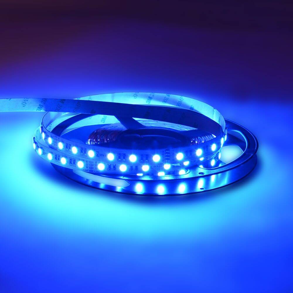 LED-Strip in Blau on a Rolle, SMD 5050, einfacher Anschluss und Montage, IP20, vielseitige Beleuchtungslösungen.