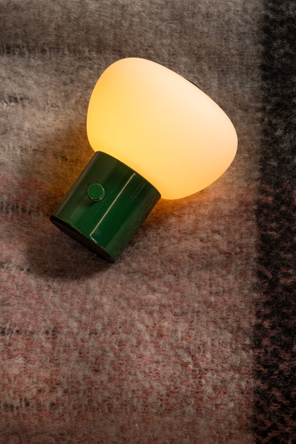 LED-Tischlampe Gustav mit Akku, per Touch dimmbar (5)