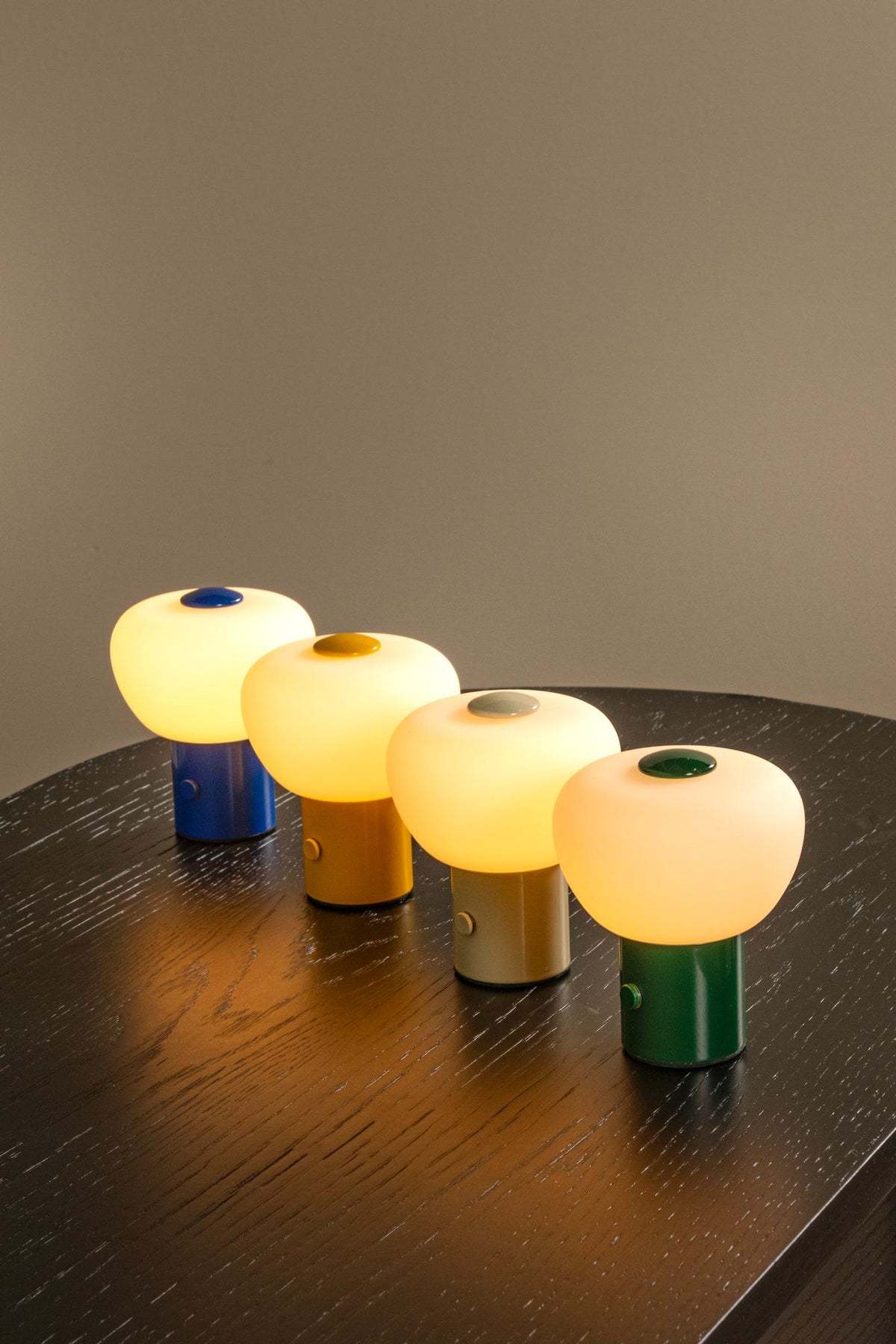 LED-Tischlampe Gustav mit Akku, per Touch dimmbar (6)