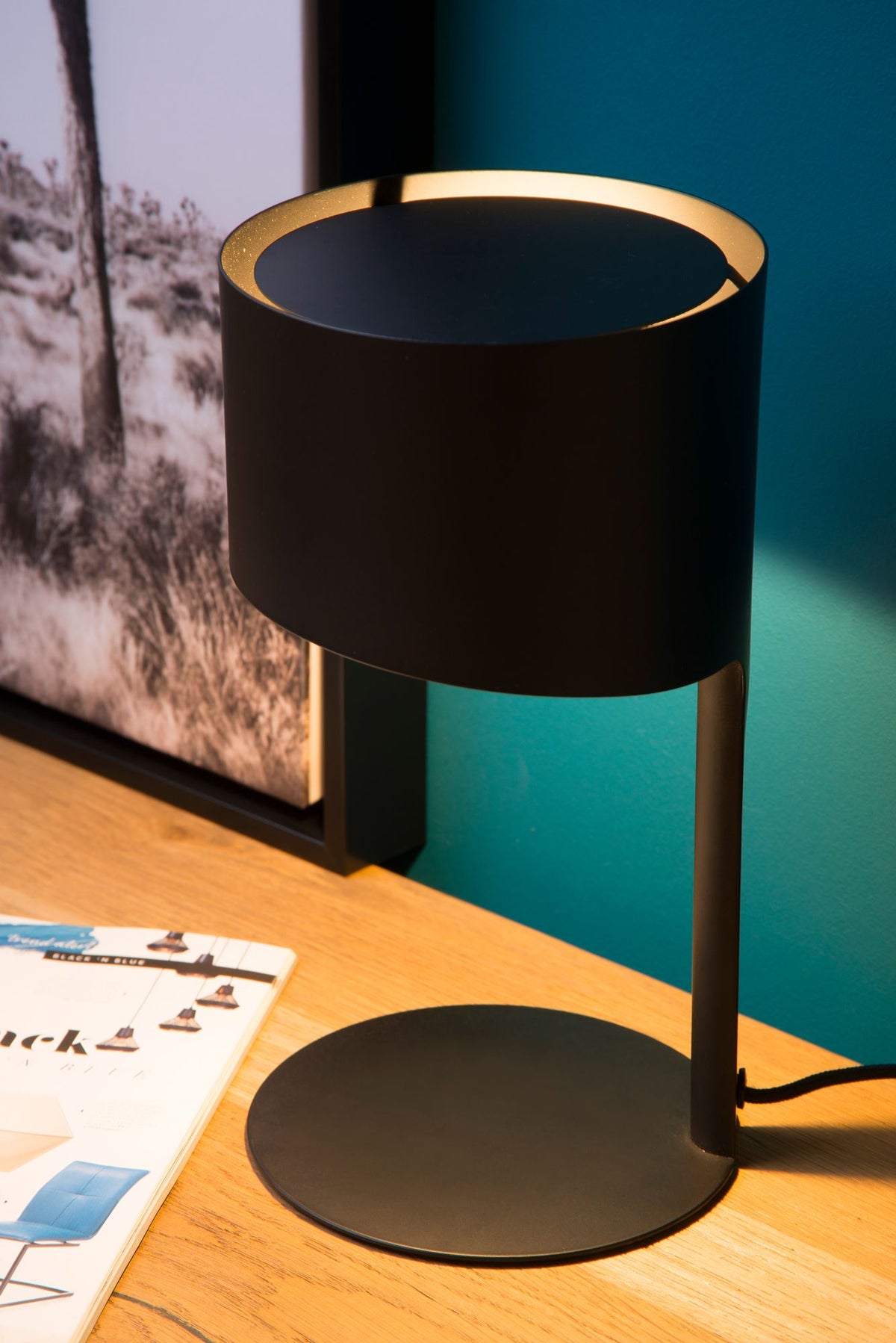 Tischlampe Knulle mit asymmetrisch geformtem Sockel (4)