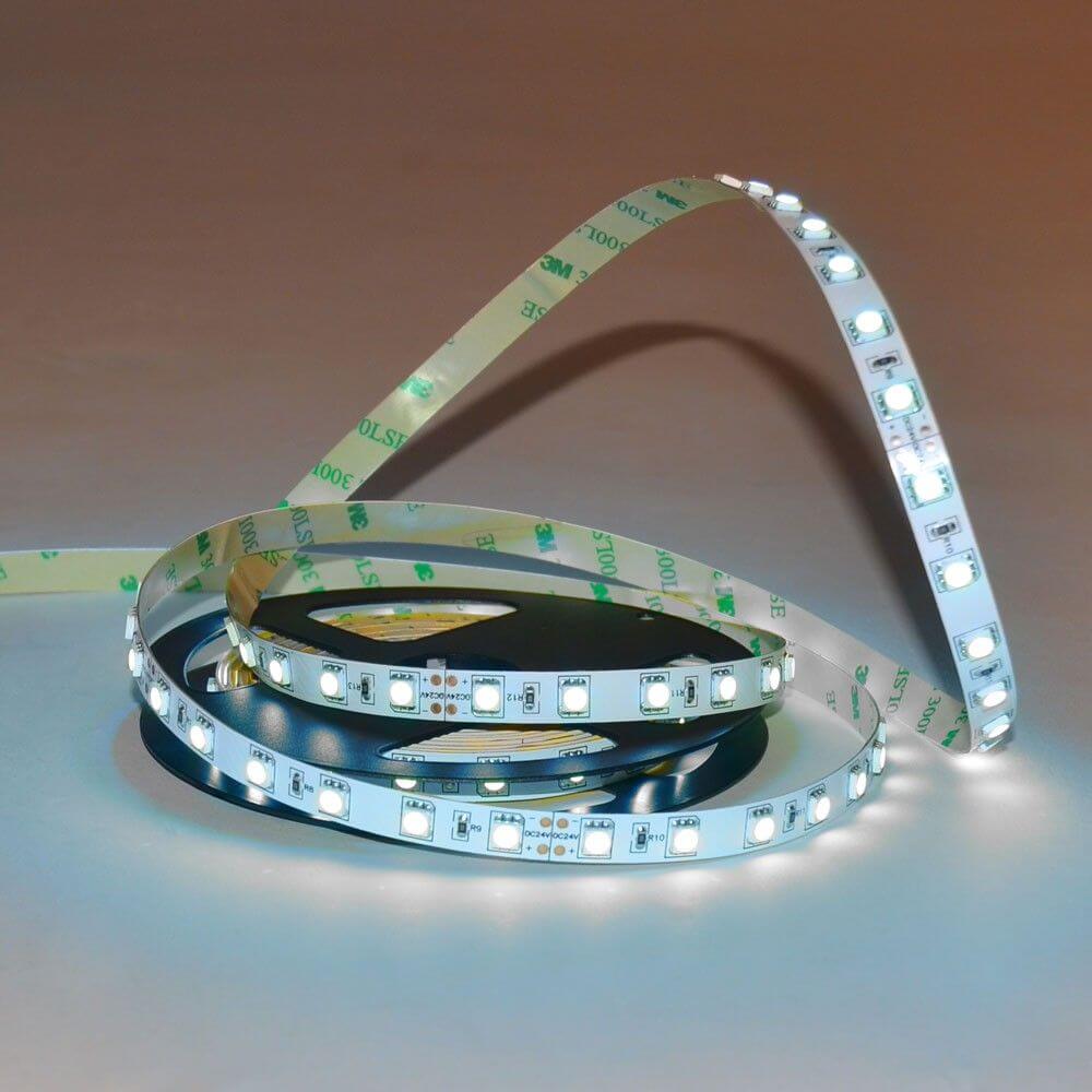 5m LED Lichtband 24V auf Wunsch, ideal für individuelle Beleuchtung und stylische Akzente im Zuhause.
