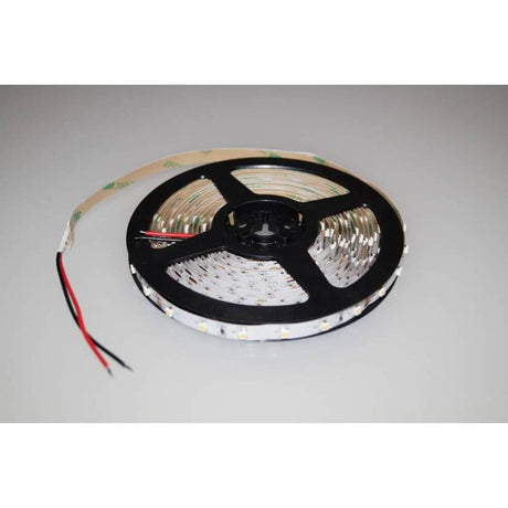 5m LED-Strip 4,8 W/m Warmweiß IP20 auf Rolle mit SMD 3528 LEDs für flexible Anwendung.