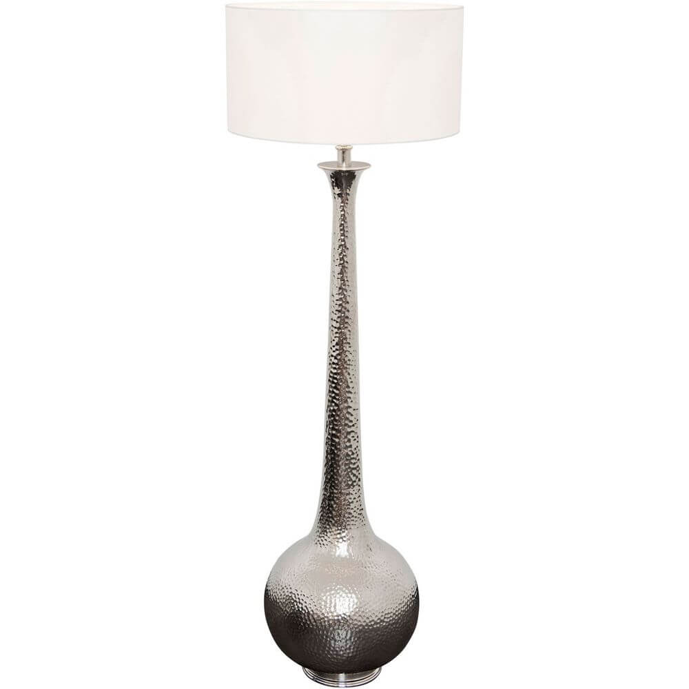 Stehleuchte Maestro Aluminium Vernickelt Silber mit glänzendem, kugelförmigem Fuß und elegantem Lampenschirm.