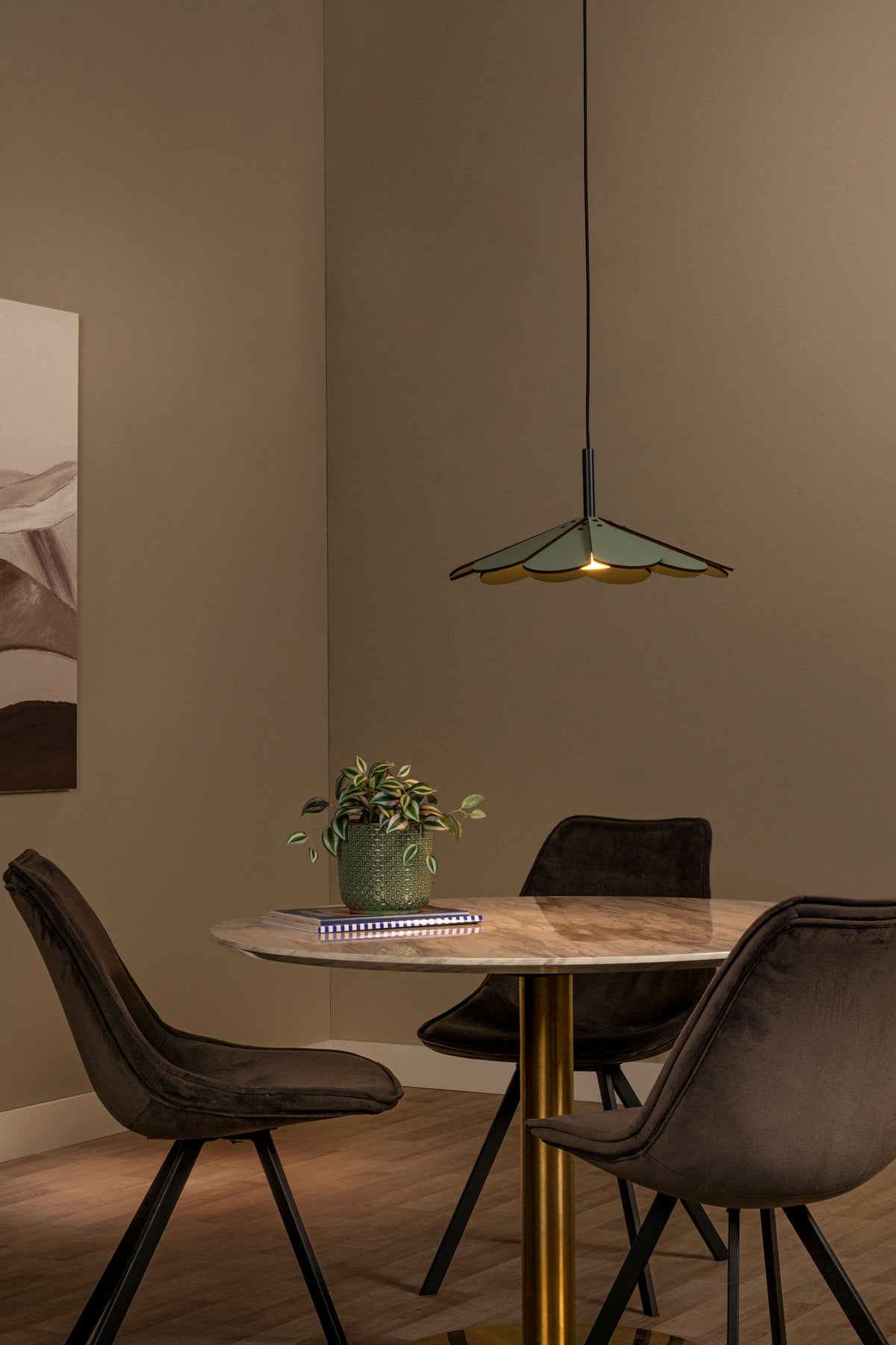 LED-Pendelleuchte Blomster dimmbar mit Holzschirm (3)