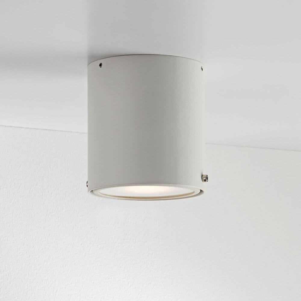 IP S4 Wandleuchte Weiß in modernem Design, ideal für die Wandbeleuchtung im Wohnraum.