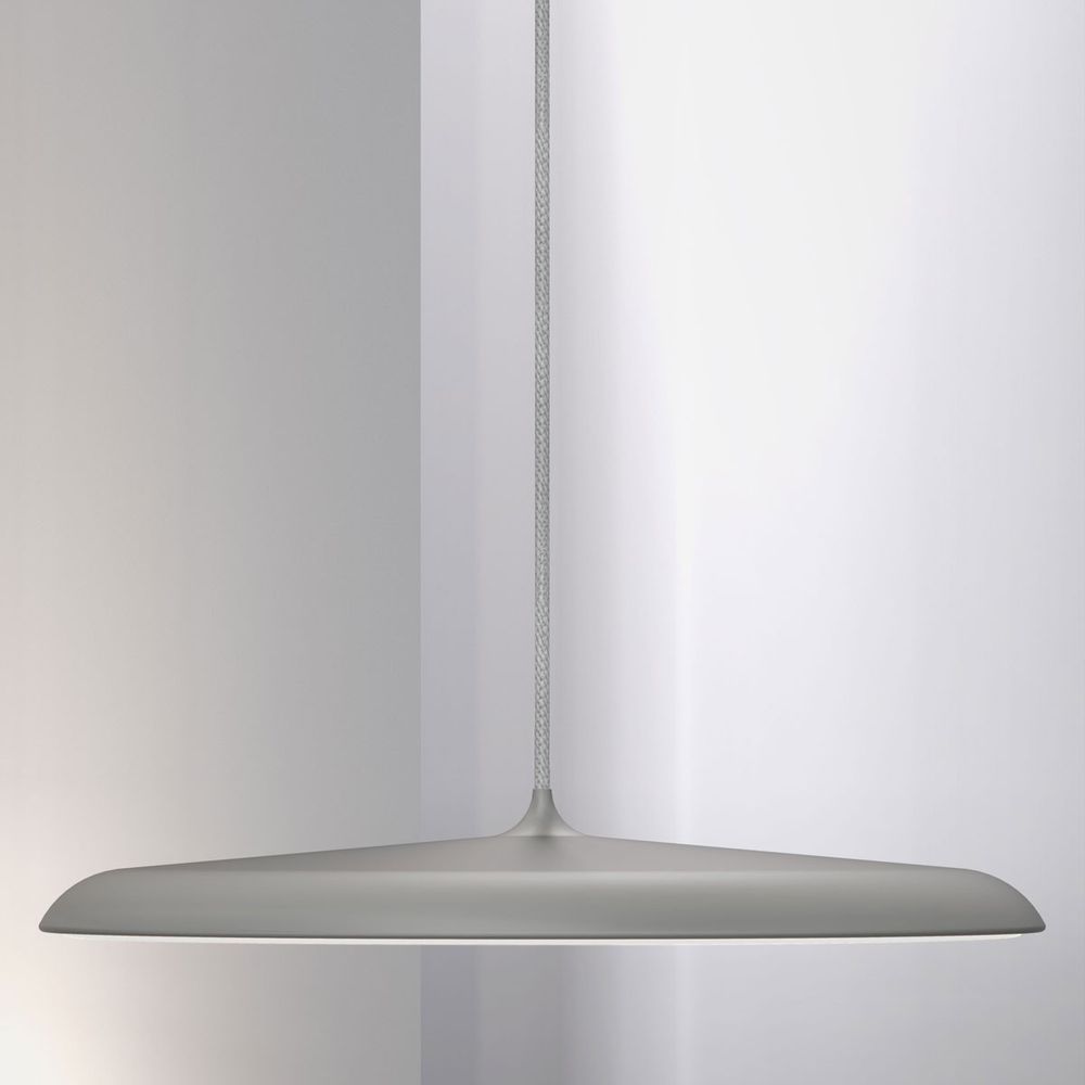 Artist 40 LED Pendelleuchte Grau in stilvollem Design, passend für verschiedene Wohnräume.