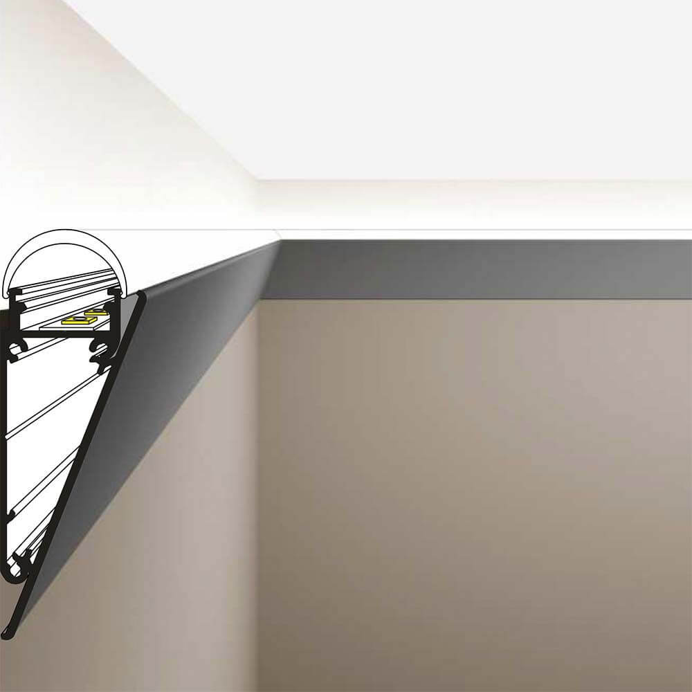 90° Ecke für Aufbau-Wandprofil schräg Alu-eloxiert in der Anwendung mit einem Wandprofil.