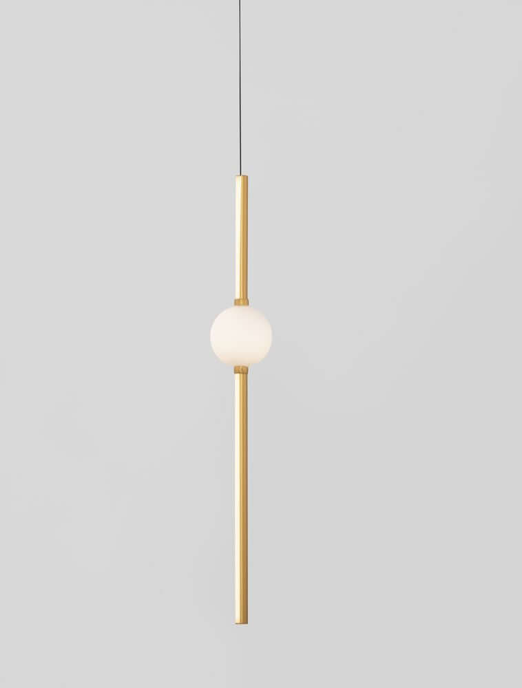 Acrobat LED Pendelleuchte 3000K Schwarz mit modernem Design und kugelförmigem Opalglas.