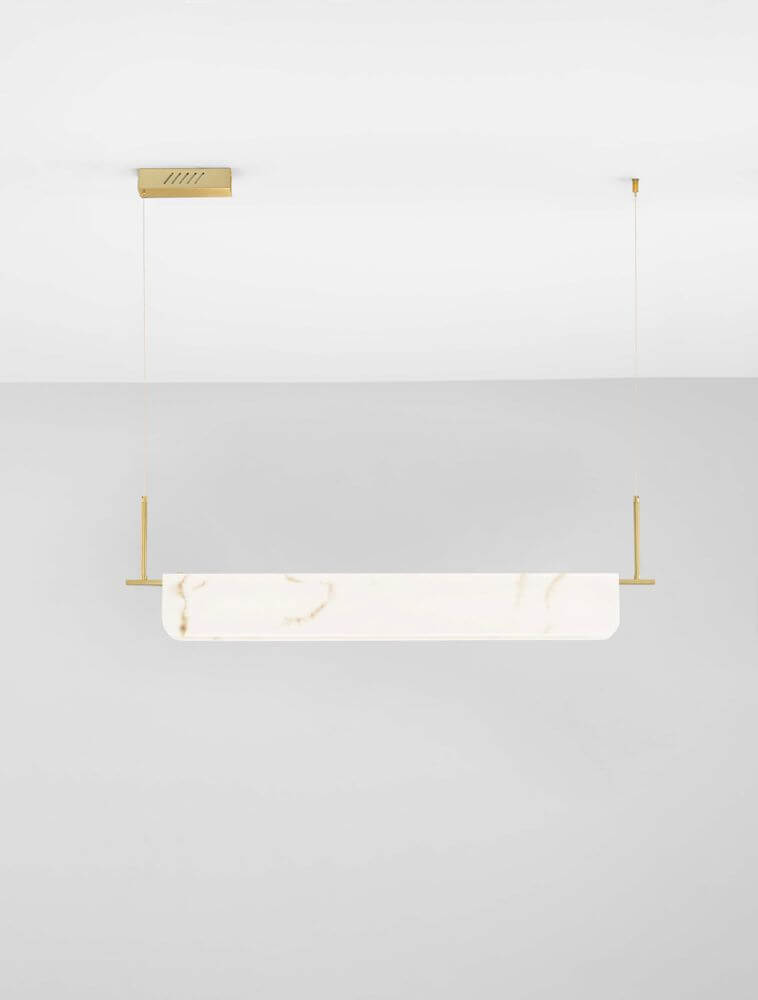 Aider Pendelleuchte 3000K in elegantem goldfarbenem Design, ideal für Esszimmer und Kücheninseln.