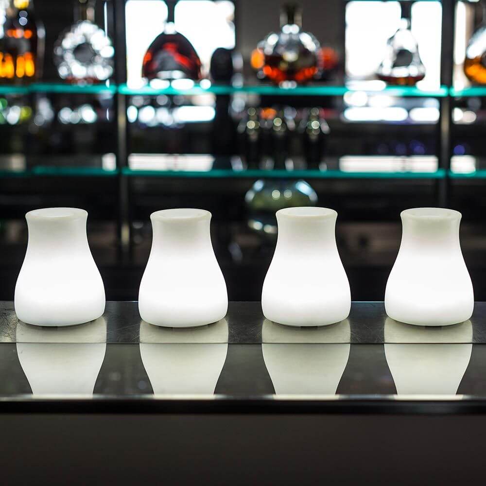 Akku LED-Tischvase Olio mit App-Steuerung als stilvolle Tischdekoration mit sanftem Licht und eleganter Form.
