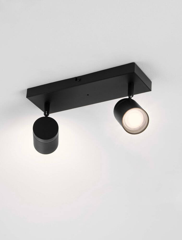 Alma Deckenleuchte GU10 2-flammig IP44 in modernem Design mit zwei Richtungsspots, perfekt für Ihre Raumbeleuchtung.