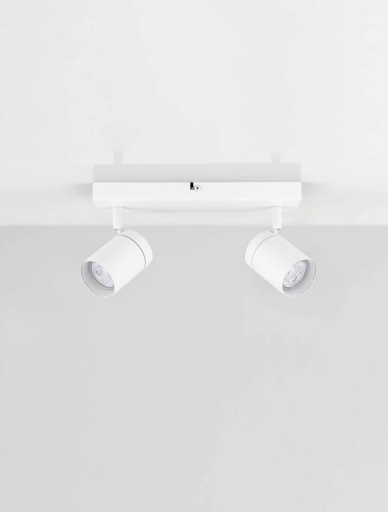 Alma Deckenleuchte GU10 2-flammig IP44 in modernem Design mit zwei spotartigen Leuchten.