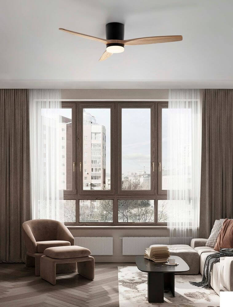 Aloa LED Ventilator Ø 132cm in modernem Wohnzimmer mit breiten Fenstern und eleganter Einrichtung.
