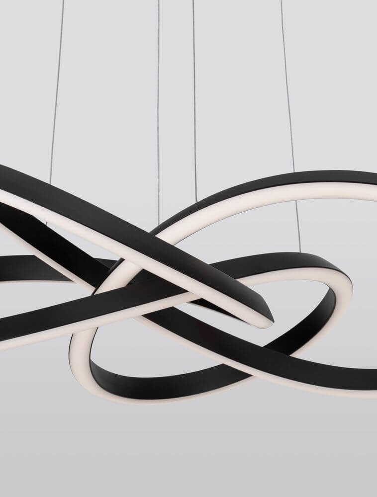 Amara LED Pendelleuchte Ø 68cm in elegantem, modernem Design mit schwungvollen, schwarzen Elementen.