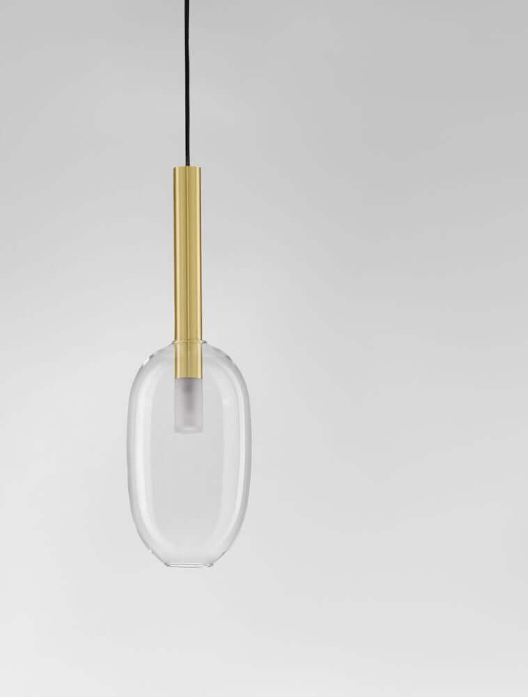 Amelia Pendelleuchte Ø 14cm in modernem Design mit klarer Glaskugel und goldfarbenem Sockel.