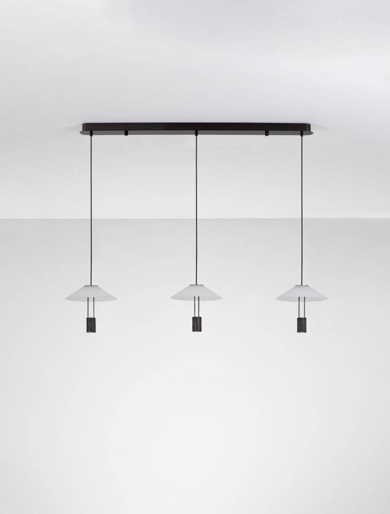 Anafi LED Pendelleuchte 3000K mit drei Hängeleuchten in elegantem Schwarz und modernem Design.
