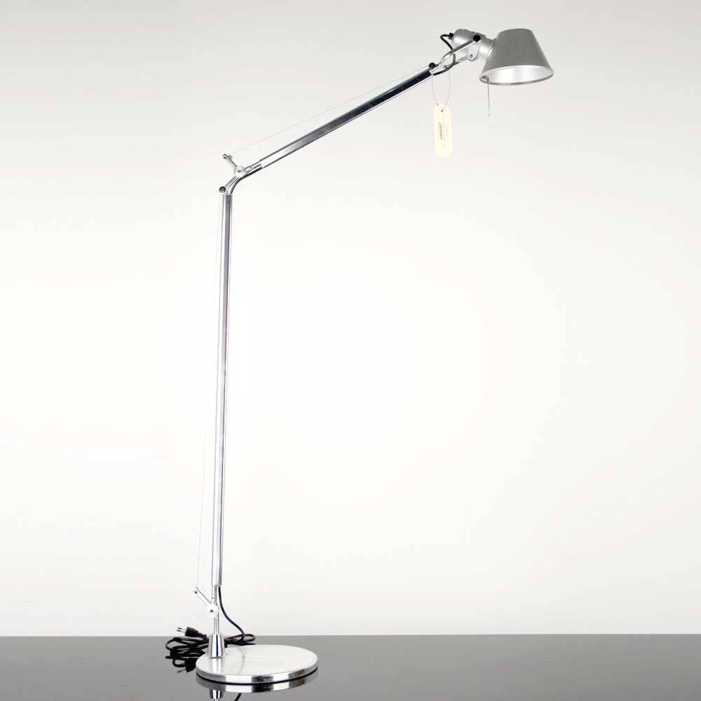 Artemide Tolomeo Lettura Stehlampe mit LED-Leuchtmittel Dimmbar, moderne silberne Stehleuchte mit flexiblem Arm.