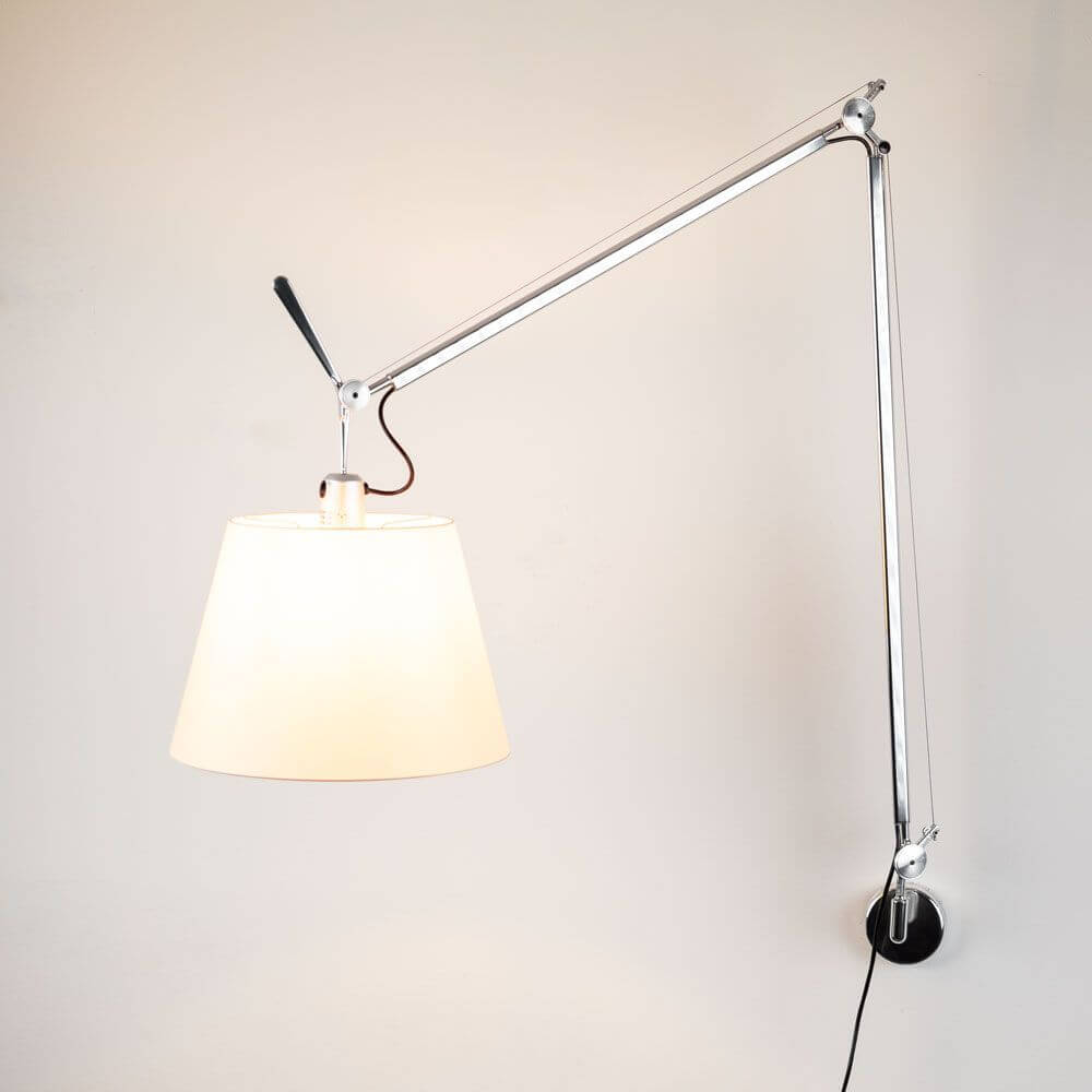 Artemide Tolomeo Mega Parete Wandleuchte Aluminium mit verstellbarem Arm und Pergamentschirm.