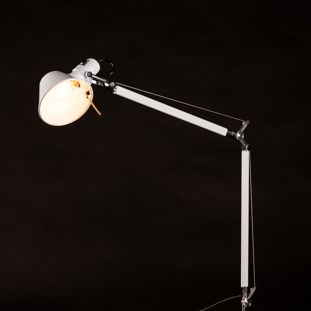 Artemide Tolomeo Parete Wandleuchte, dimmbar, flexibles Design, ideal für Schreibtisch oder Nachttisch.