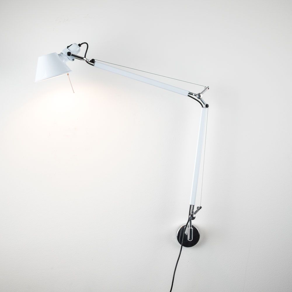 Artemide Tolomeo Parete Wandleuchte in Weiß mit dimmbarem LED-Leuchtmittel, ideal für Schreibtisch und Nachttisch.