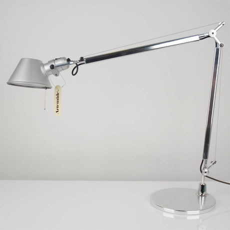 Artemide Tolomeo Tavolo Tischleuchte in Aluminium mit LED, dimmbar, funktionales Design für Büro und Arbeitszimmer.