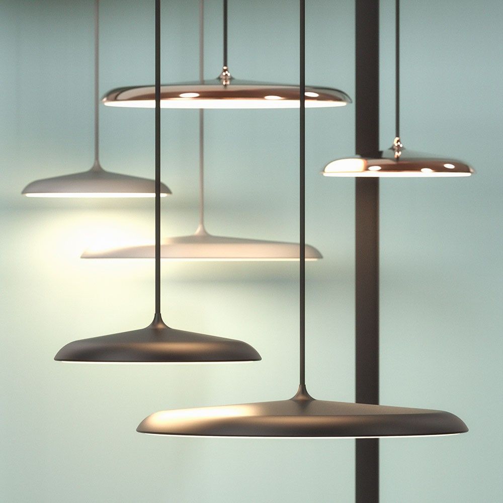 Artist 25 LED Pendelleuchte Ø 25cm Dimmbar Schwarz in eleganter Gruppenanordnung.