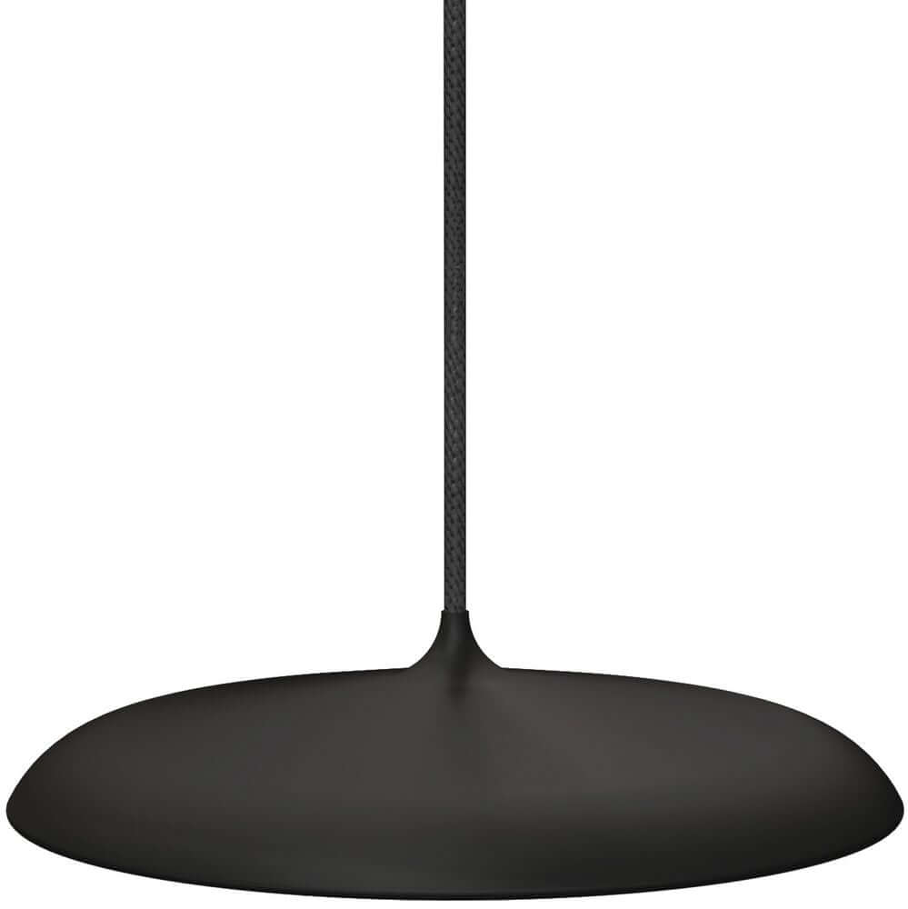 Artist 25 LED Pendelleuchte in modernem Design, geformt wie ein Schlagzeugbecken.